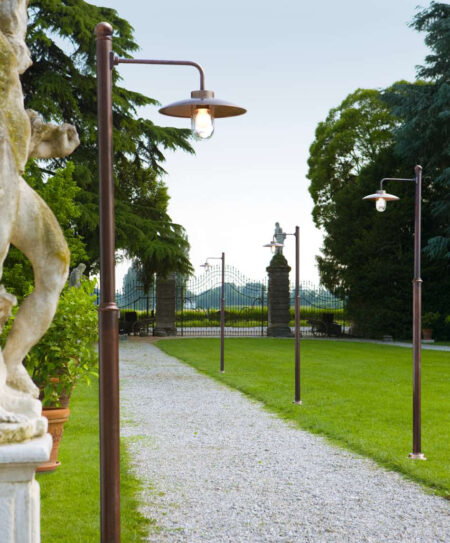 Уличный светильник Набукко (Альдо Бернарди, Италия) из латуни, для монтажа на столб