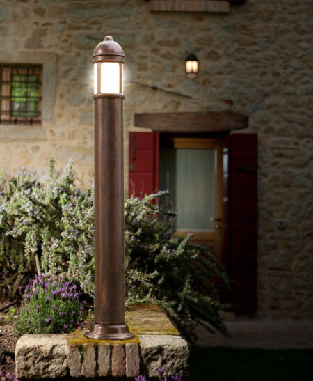 Уличный фонарь столбик Постиерла (Альдо Бернарди, Италия), из литой латуни