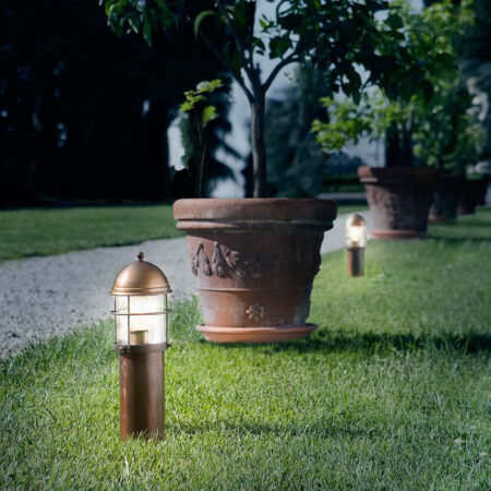 Латунный светильник-столбик Аттила (Альдо Бернарди, Италия), для улицы