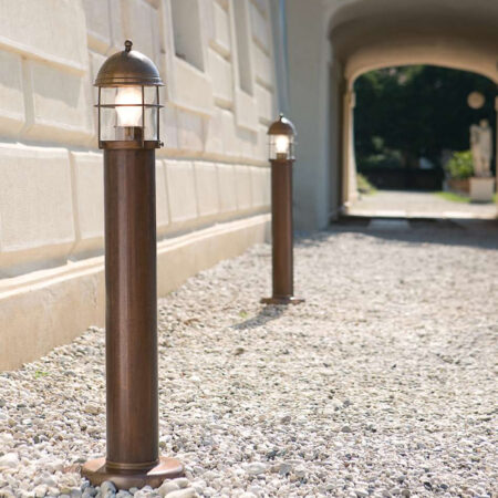 Уличный светильник-столбик Аттила (Альдо Бернарди, Италия), из состаренной латуни и меди