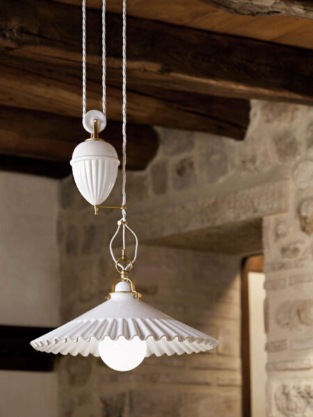 Подвесной светильник Дузэ (Альдо Бернарди, Италия), из керамики, с противовесом