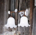 Настенный светильник Каракои (Альдо Бернарди, Италия), с двумя плафонами из молочно-белого стекла