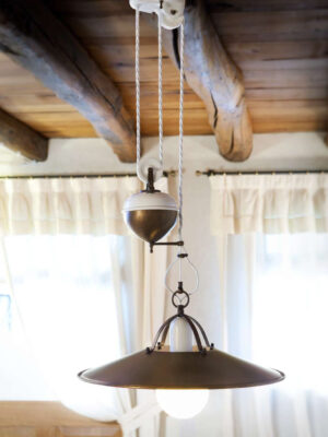 Подвесной светильник Постиглионе (Альдо Бернарди, Италия) из латуни и керамики