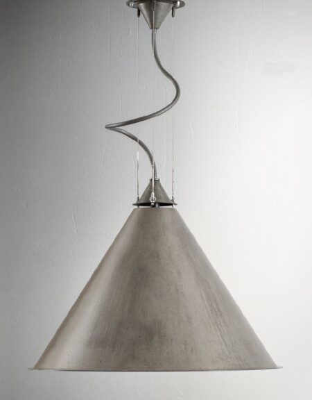 Конусный металлический подвесной светильник Кала (Альдо Бернарди, Италия)