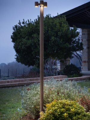Уличный светильник Абарт 204 (Альдо Бернарди, Италия) из состаренной латуни, для монтажа на газон или клумбу